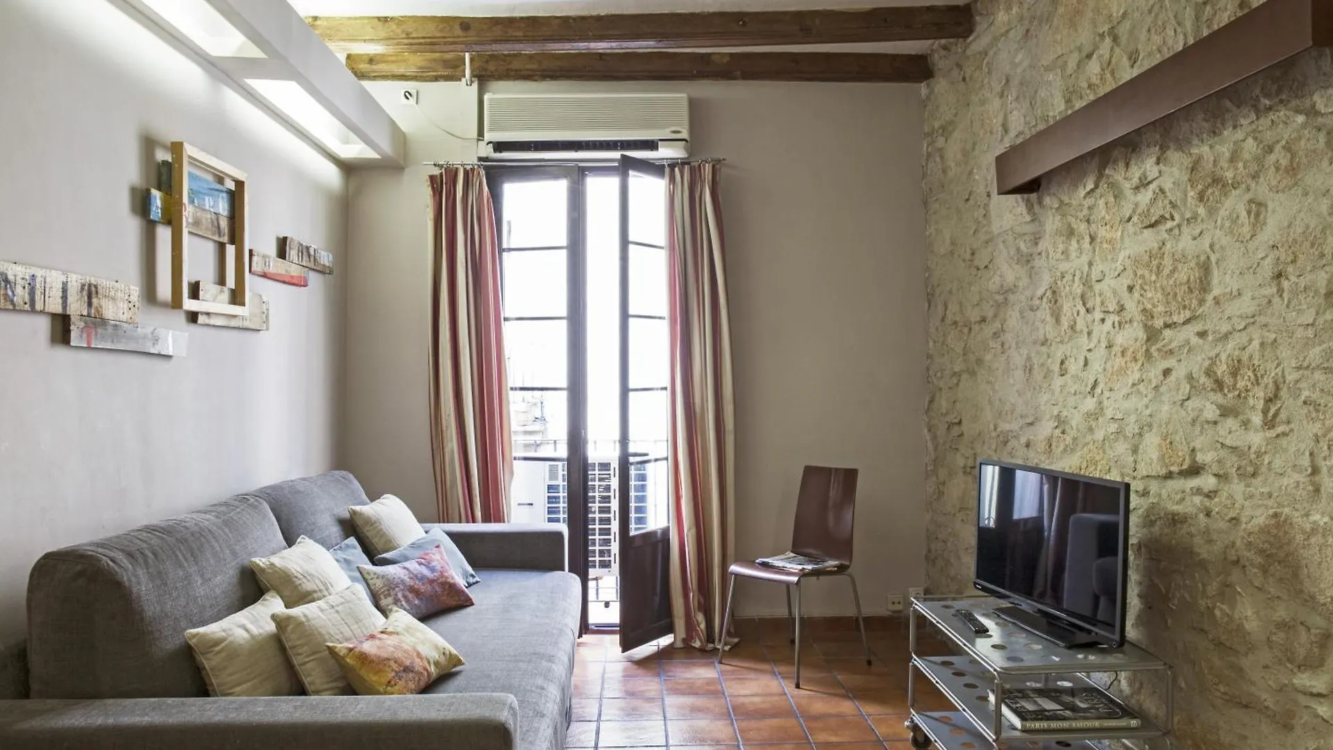 AinB Las Ramblas-Guardia Apartments Barcelona