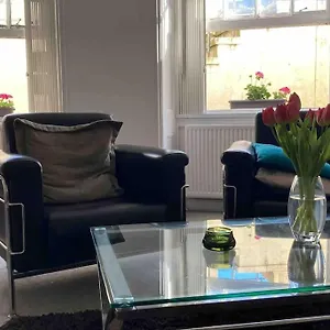 regency-brighton-seafront-apartment.brighton-hotels-england.com/